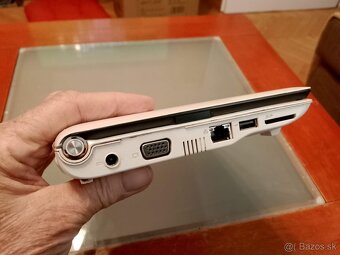 Acer Aspire One ZG5 - 4