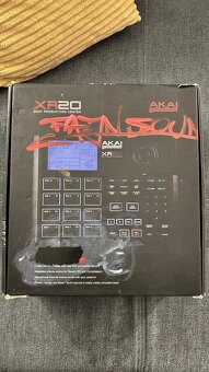 AKAI XR20 - 4