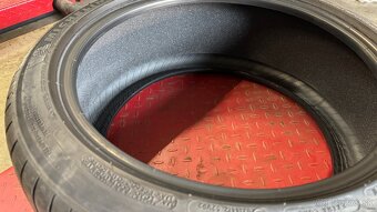 Letné pneumatiky gumy 255/40 r19 - 4