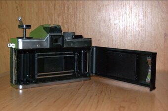 Praktica MTL3 je 35mm jednooká zrkadlovka vyrábaná v rokoch - 4