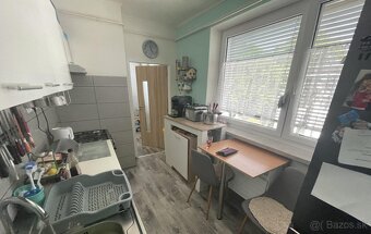 Zrekonštruovaný, zariadený byt 70 m² s garážou a záhradkou - 4