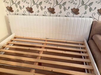 Biela dvojlôžková posteľ - zachovalá - 4