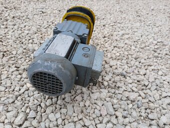 Predam eletromotor s prevodovkou - 4