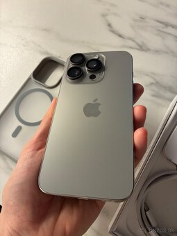 Apple iPhone 15 Pro 128GB prírodný titán - 4