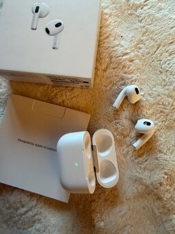 AirPods 3 - 4