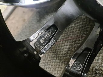 5X112 R17 ALU DISKY 7,0J ET50 - 4