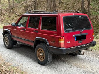 Jeep Cherokee XJ - 4