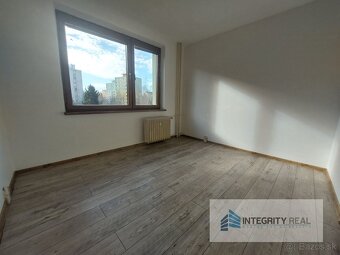 Veľký 4i byt s balkónom a pivnicou na sídlisku Západ - 4