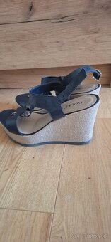 Kožené Lasocki sandálky nové - 4