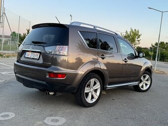 Predám Mitsubishi Outlander 2.2 DID - 4