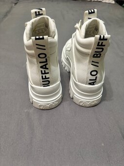 Damske členkové čižmy /tenisky Buffalo , vek,38 - 4