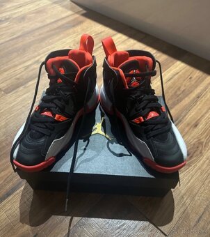 NIKE JORDAN 2 TREY - 4