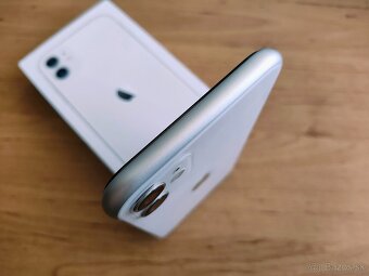 Apple iPhone 11 64GB - 4