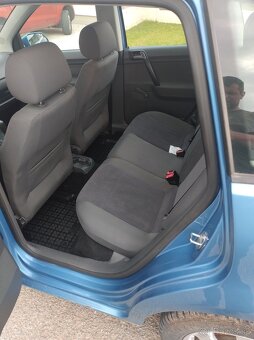 Volkswagen Polo - 4