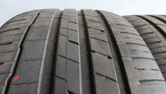 275/35r22 - 4