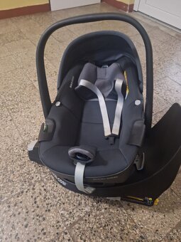 Maxi-Cosi Pebble 360+ Maxi-Cosi FamilyFix 360 - 4
