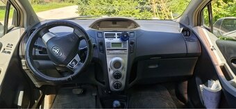 Toyota Yaris - 4