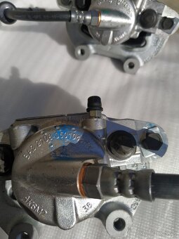 Lada brzdové strmene - 4