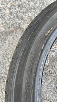 🟡235/40 r18 letné Hankook - 4