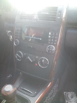 Mercedes Benz - 4