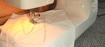 Predám šijací stroj AEG 376S+príslušenstvo - 4