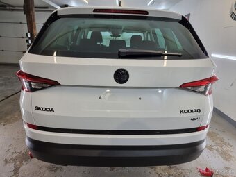 Čierne / karbónové znaky - logo na ŠKODA - 4