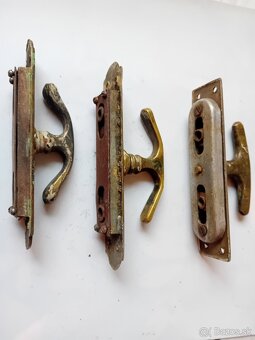 Staré mosadzné okenné kľučky - 4