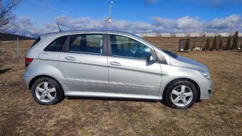 Mercedes-Benz B180 - 4