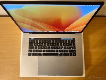 MacBook Pro 15 2017 | i7 • 16GB • 1TB SSD - 4