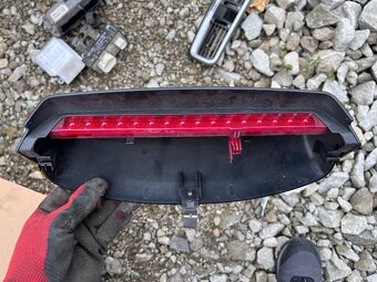 Škoda Fabia 2,Roomster autoradio,brzdové svetl,motorček okna - 4