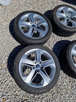 5x112 R17 orig. ŠKODA + 225/45 R17 zimné (Nokian) - 4