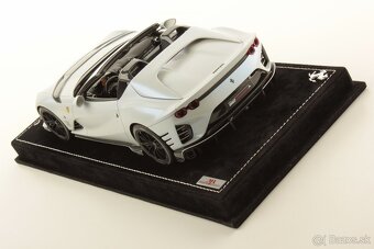 Ferrari 812 CompetizioneA | MR Collection 1/18 - 4