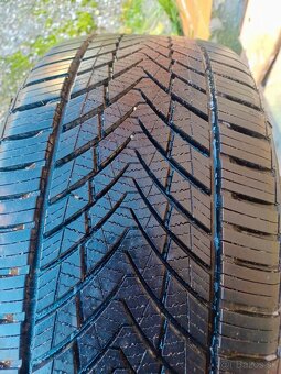225/40 R18 92Y XL - 4