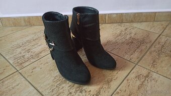 Damske cizmy Laura Biagiotti vel. 35 - 4