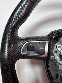 Predám trojramenný multifunkčný volant z Audi A3 8P - 4