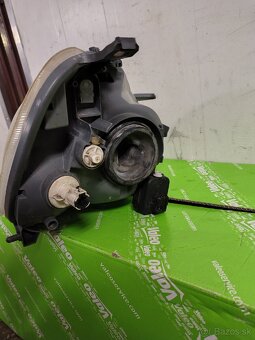 Toyota Yaris predné ľavé svetlo - 4