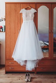 Svadobné šaty s vlečkou S/XS s doplnkami - 4