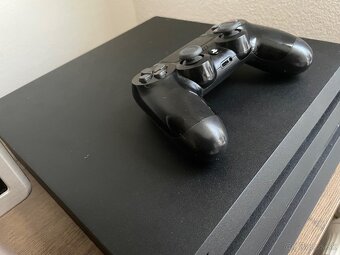 Playstation 4 Pro - 4