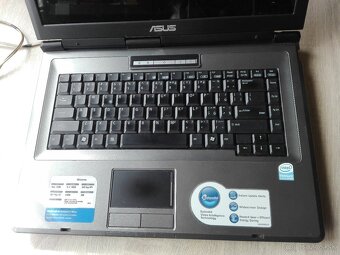 Asus Rock Technology. 15,4“. Windos 7 PRO. Dvoj-jadro. - 4
