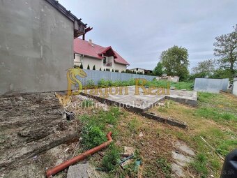 PREDAJ – Rodinný dom s podkrovím a pozemkom-FALKUŠOVCE - 4