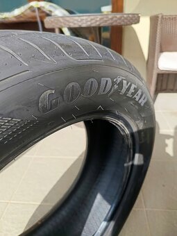 235/55 R18 100V GOOD YEAR EAGLE F1 - 4