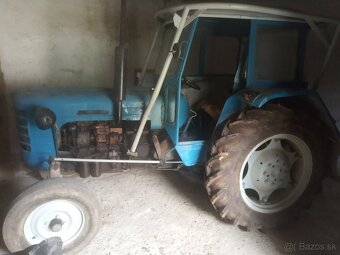 Predam traktor Zetor - 4