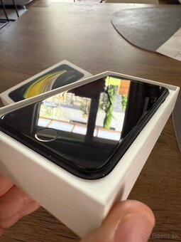 Iphone SE 64GB (2020) - 4