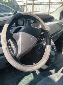 Peugeot 807 - 4