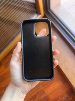 Karl Lagerfeld kryt iphone 13 pro - 4