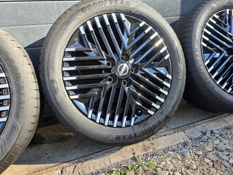 Zánovná Letná Sada Nissan Leaf+GoodYear 215/50 R17 - 4