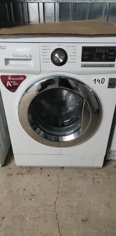 Z predu plnené práčky - 4