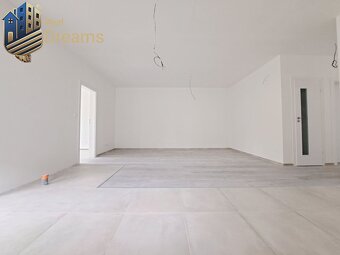 Priestranné novostavby 4-izbových rodinných domov v meste Ša - 4