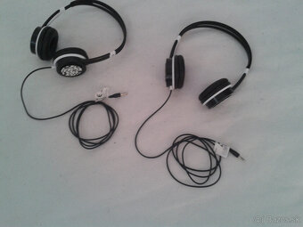 2x3w a 2x20w 4ohmy spolu za 5e a sluchadla 2ks spolu za 5e - 4