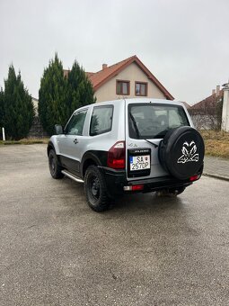 Mitsubishi Pajero - 4